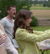 Emily_in_Paris_S02E08_WEBRip_x264-ION10_1590.jpg