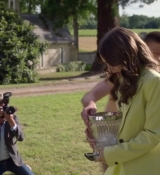 Emily_in_Paris_S02E08_WEBRip_x264-ION10_1632.jpg