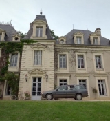 Emily_in_Paris_S02E08_WEBRip_x264-ION10_1695.jpg