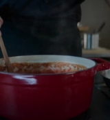 Emily_in_Paris_S02E08_WEBRip_x264-ION10_1704.jpg