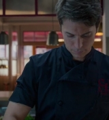 Emily_in_Paris_S02E08_WEBRip_x264-ION10_1713.jpg