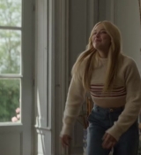 Emily_in_Paris_S02E08_WEBRip_x264-ION10_1738.jpg