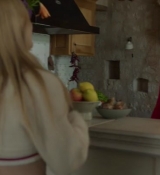 Emily_in_Paris_S02E08_WEBRip_x264-ION10_1756.jpg