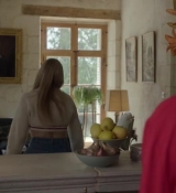 Emily_in_Paris_S02E08_WEBRip_x264-ION10_1770.jpg