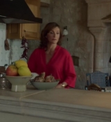 Emily_in_Paris_S02E08_WEBRip_x264-ION10_1773.jpg
