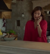 Emily_in_Paris_S02E08_WEBRip_x264-ION10_1779.jpg