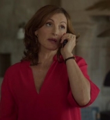 Emily_in_Paris_S02E08_WEBRip_x264-ION10_1795.jpg
