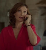 Emily_in_Paris_S02E08_WEBRip_x264-ION10_1796.jpg