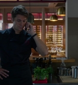 Emily_in_Paris_S02E08_WEBRip_x264-ION10_1822.jpg