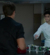 Emily_in_Paris_S02E08_WEBRip_x264-ION10_1838.jpg