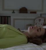 Emily_in_Paris_S02E08_WEBRip_x264-ION10_1878.jpg