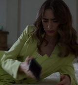 Emily_in_Paris_S02E08_WEBRip_x264-ION10_1884.jpg