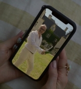 Emily_in_Paris_S02E08_WEBRip_x264-ION10_1891.jpg