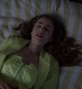 Emily_in_Paris_S02E08_WEBRip_x264-ION10_1912.jpg