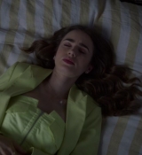 Emily_in_Paris_S02E08_WEBRip_x264-ION10_1914.jpg