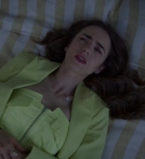 Emily_in_Paris_S02E08_WEBRip_x264-ION10_1938.jpg