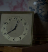 Emily_in_Paris_S02E08_WEBRip_x264-ION10_1945.jpg