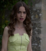 Emily_in_Paris_S02E08_WEBRip_x264-ION10_1962.jpg