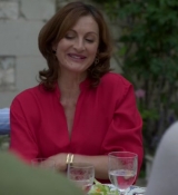 Emily_in_Paris_S02E08_WEBRip_x264-ION10_1998.jpg