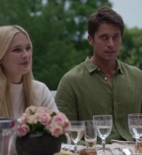 Emily_in_Paris_S02E08_WEBRip_x264-ION10_2001.jpg