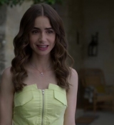 Emily_in_Paris_S02E08_WEBRip_x264-ION10_2039.jpg