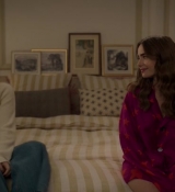 Emily_in_Paris_S02E08_WEBRip_x264-ION10_2063.jpg