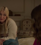 Emily_in_Paris_S02E08_WEBRip_x264-ION10_2084.jpg