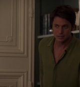Emily_in_Paris_S02E08_WEBRip_x264-ION10_2106.jpg