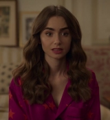 Emily_in_Paris_S02E08_WEBRip_x264-ION10_2218.jpg