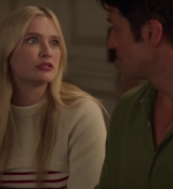 Emily_in_Paris_S02E08_WEBRip_x264-ION10_2221.jpg