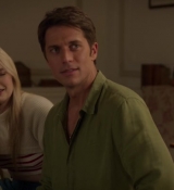 Emily_in_Paris_S02E08_WEBRip_x264-ION10_2246.jpg