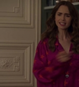 Emily_in_Paris_S02E08_WEBRip_x264-ION10_2250.jpg