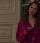 Emily_in_Paris_S02E08_WEBRip_x264-ION10_2251.jpg