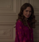 Emily_in_Paris_S02E08_WEBRip_x264-ION10_2267.jpg