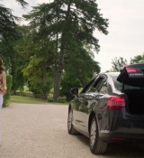 Emily_in_Paris_S02E08_WEBRip_x264-ION10_2599.jpg