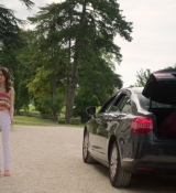Emily_in_Paris_S02E08_WEBRip_x264-ION10_2601.jpg