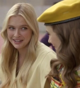 Emily_in_Paris_S02E09_WEBRip_x264-ION10_0081.jpg