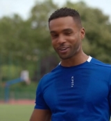Emily_in_Paris_S02E09_WEBRip_x264-ION10_0142.jpg