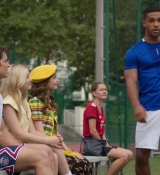 Emily_in_Paris_S02E09_WEBRip_x264-ION10_0174.jpg