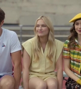 Emily_in_Paris_S02E09_WEBRip_x264-ION10_0186.jpg