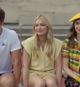 Emily_in_Paris_S02E09_WEBRip_x264-ION10_0187.jpg