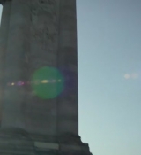 Emily_in_Paris_S02E09_WEBRip_x264-ION10_0189.jpg