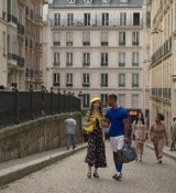 Emily_in_Paris_S02E09_WEBRip_x264-ION10_0216.jpg