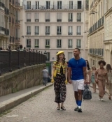 Emily_in_Paris_S02E09_WEBRip_x264-ION10_0224.jpg