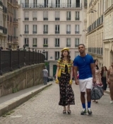 Emily_in_Paris_S02E09_WEBRip_x264-ION10_0227.jpg