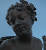 Emily_in_Paris_S02E09_WEBRip_x264-ION10_0260.jpg