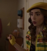 Emily_in_Paris_S02E09_WEBRip_x264-ION10_0272.jpg