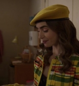 Emily_in_Paris_S02E09_WEBRip_x264-ION10_0301.jpg