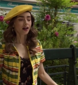 Emily_in_Paris_S02E09_WEBRip_x264-ION10_0313.jpg