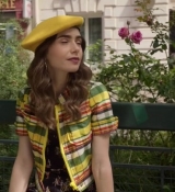 Emily_in_Paris_S02E09_WEBRip_x264-ION10_0323.jpg